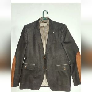 circle of gentlemen medwyn blazer size 42 Like new!!